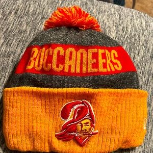 New ERA Buccaneers pom-pom beanie